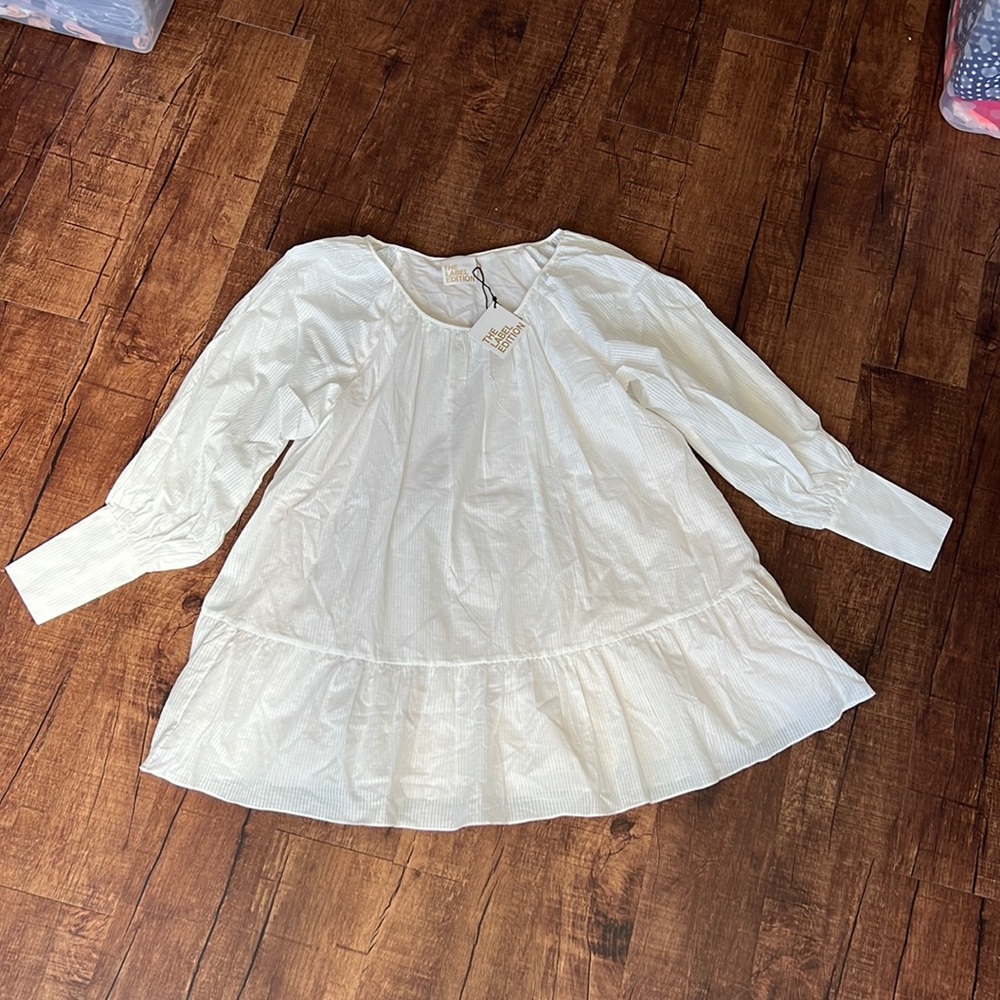 NEW with tag The Label Edition white flowy big sleeves dress cute feminine comfy
